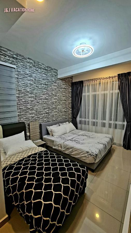 J&J Vacation Home@Novo8 Residence Kampong Tambak Ngoại thất bức ảnh