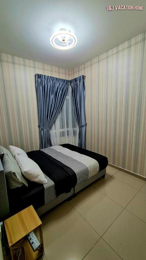 J&J Vacation Home@Novo8 Residence Kampong Tambak Ngoại thất bức ảnh