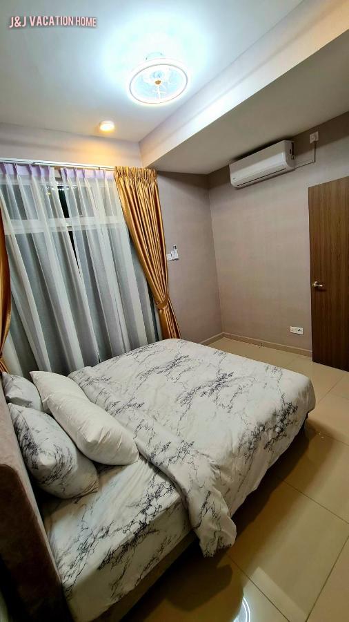 J&J Vacation Home@Novo8 Residence Kampong Tambak Ngoại thất bức ảnh