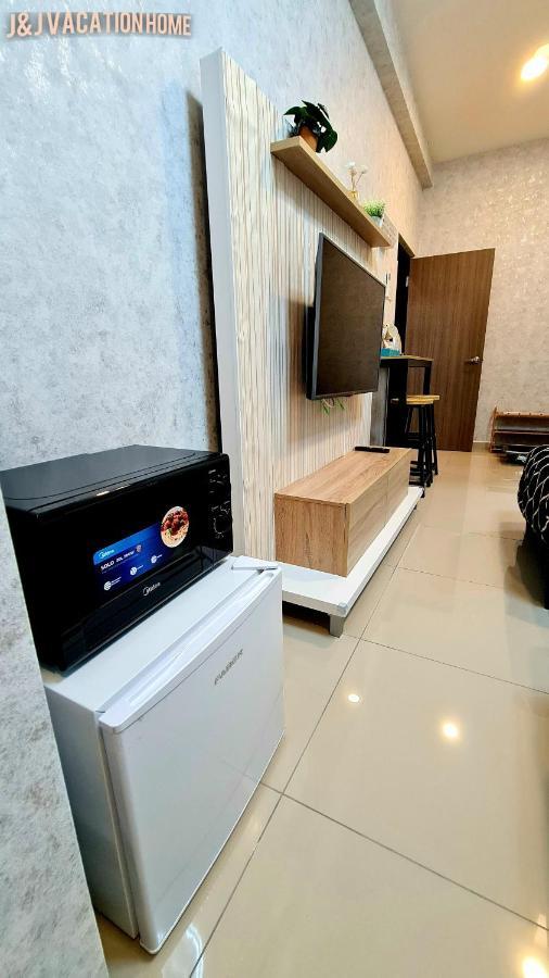J&J Vacation Home@Novo8 Residence Kampong Tambak Ngoại thất bức ảnh