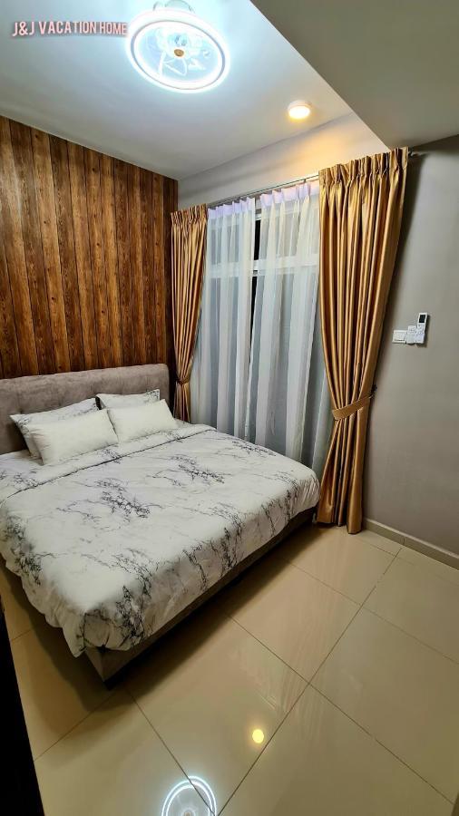J&J Vacation Home@Novo8 Residence Kampong Tambak Ngoại thất bức ảnh