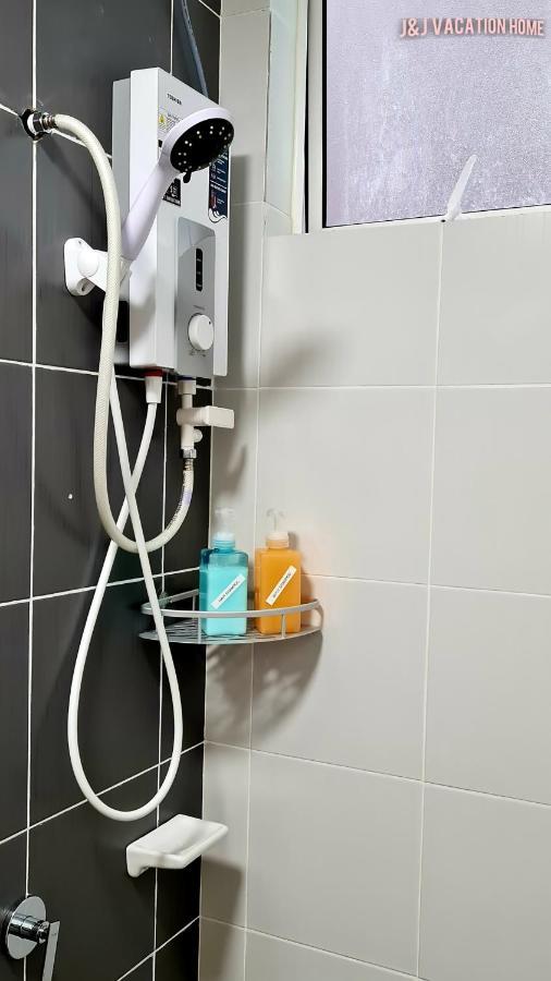J&J Vacation Home@Novo8 Residence Kampong Tambak Ngoại thất bức ảnh