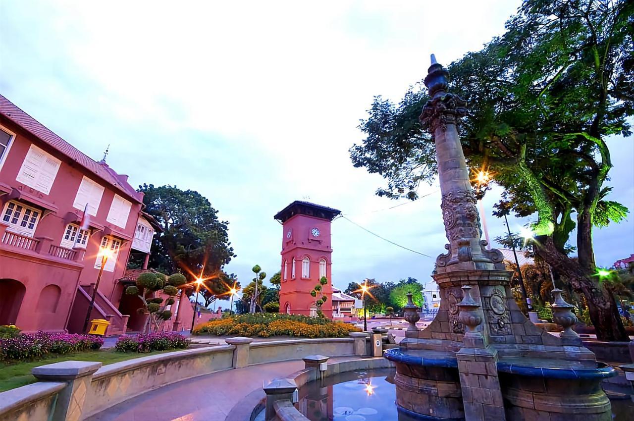 J&J Vacation Home@Novo8 Residence Kampong Tambak Ngoại thất bức ảnh