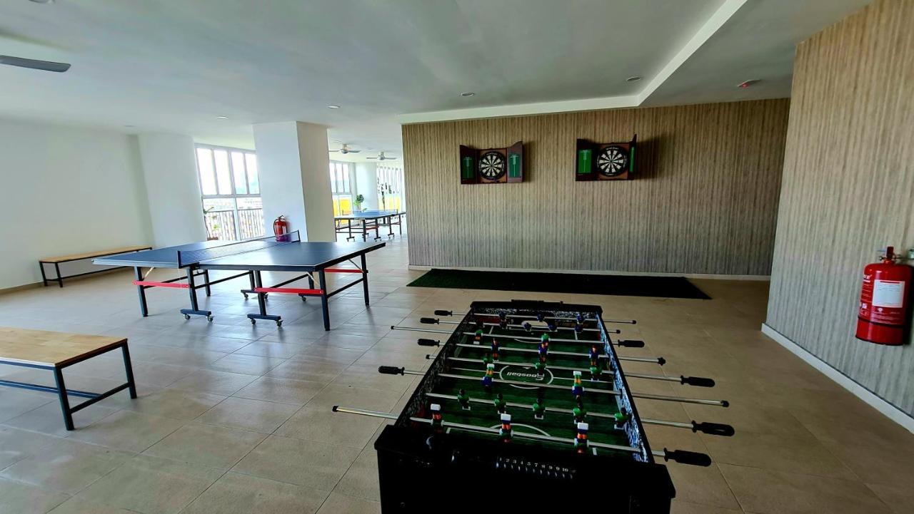 J&J Vacation Home@Novo8 Residence Kampong Tambak Ngoại thất bức ảnh